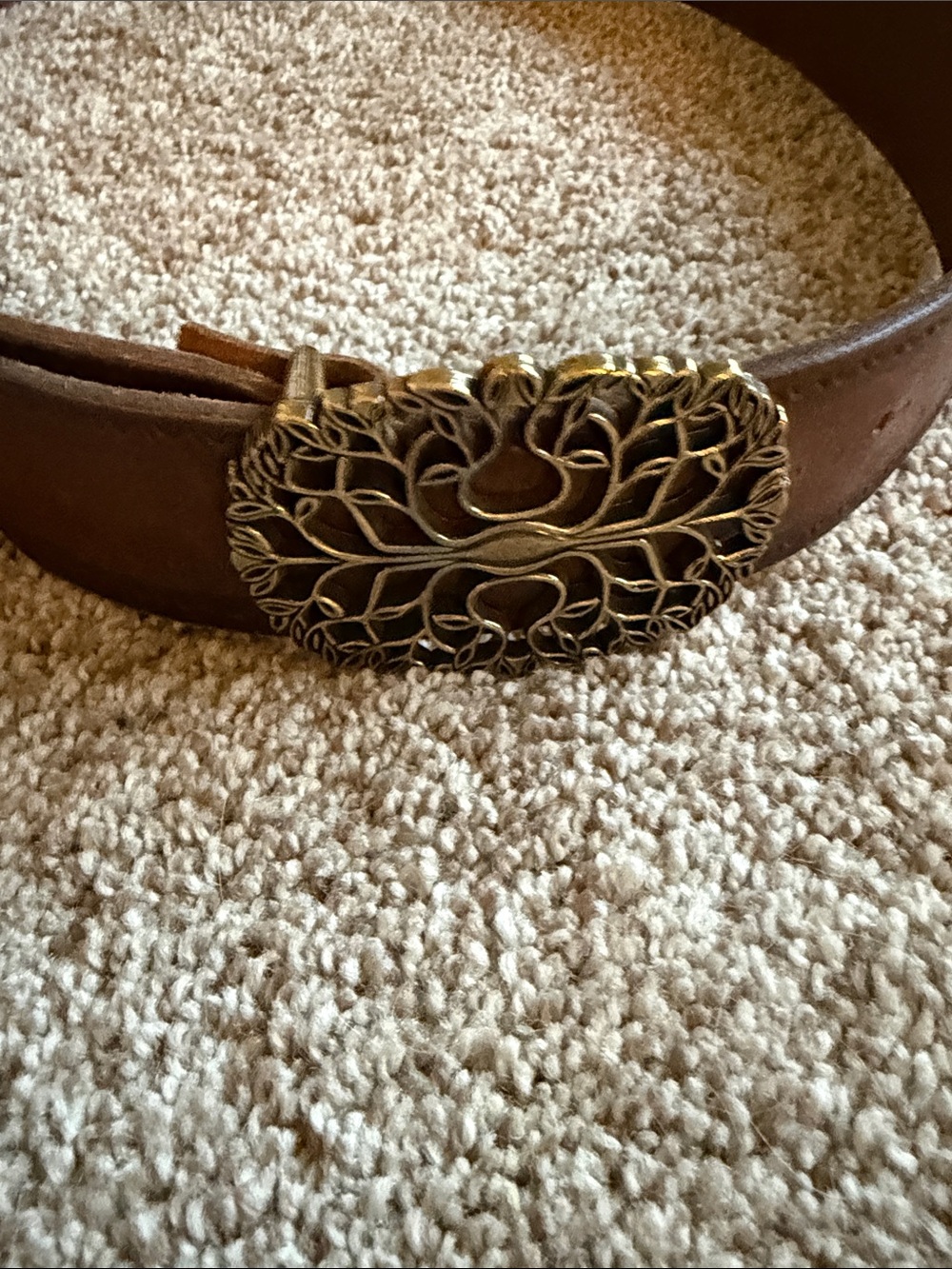 Vintage-Inspired Brown Leather Belt with Ornate Gold Buckle - Picture 1 of 3